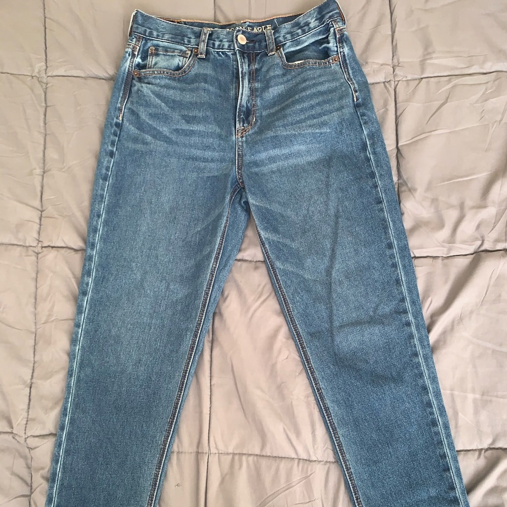 American Eagle mom jean